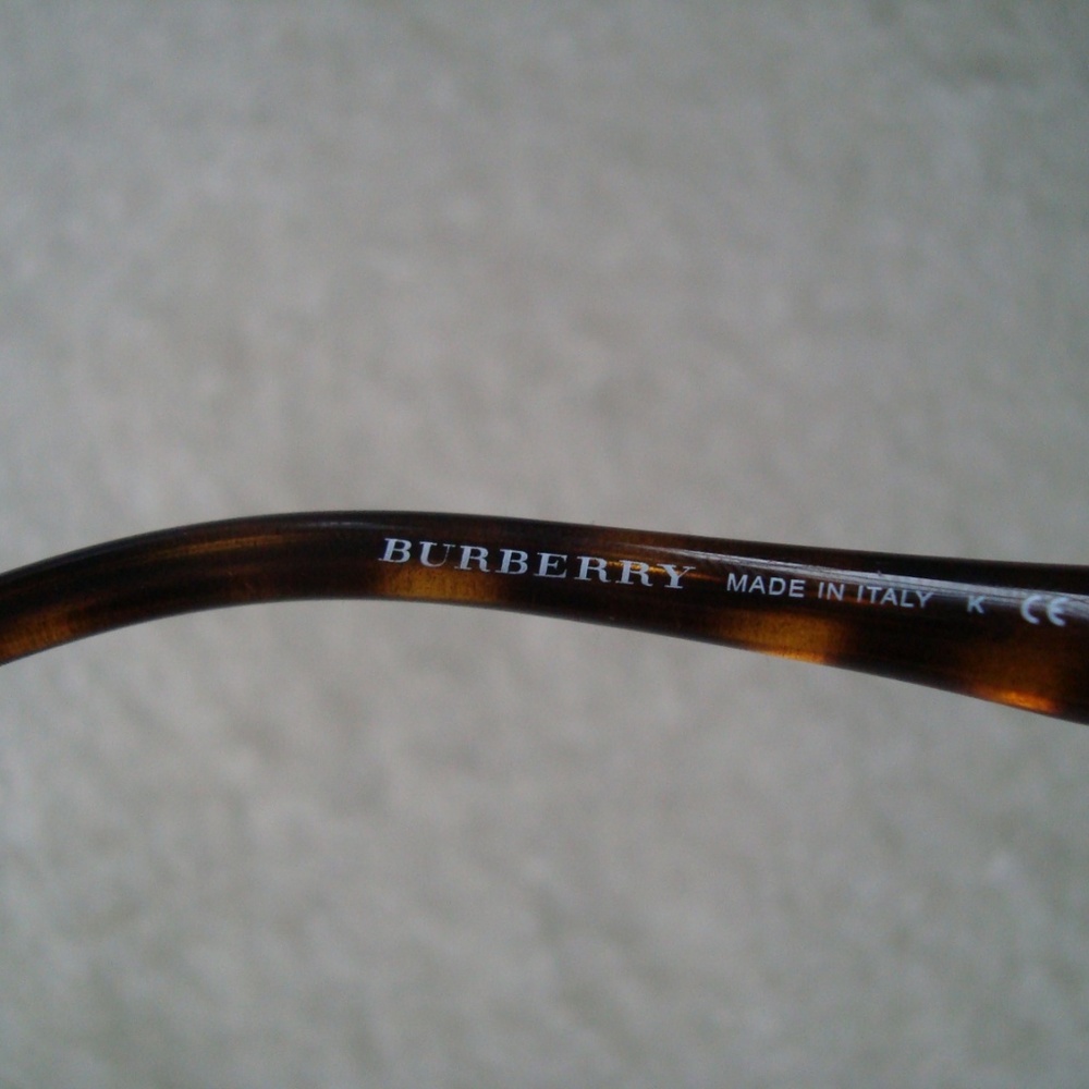 Worn once. Burberry B 4251-Q Cat Eye Sunglasses - Picture 4 of 6